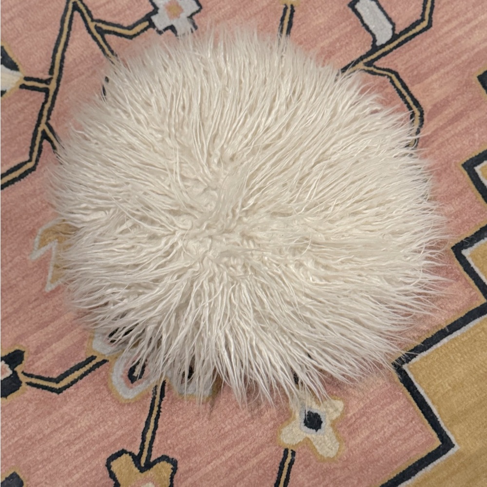 Pottery Barn Teen Himalayan Faux Fur Pillow Ivory